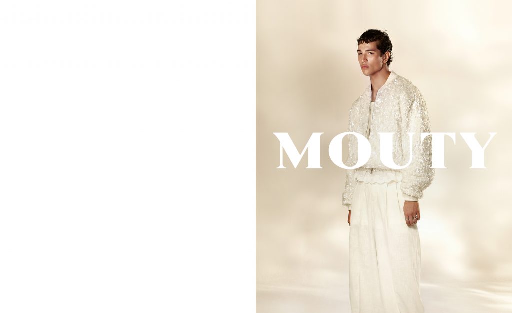 Portrait en studio d’un homme avec lumière intense pour une campagne publicitaire pour la marque de luxe Mouty – photographie par Olivier Jeanne-Rose